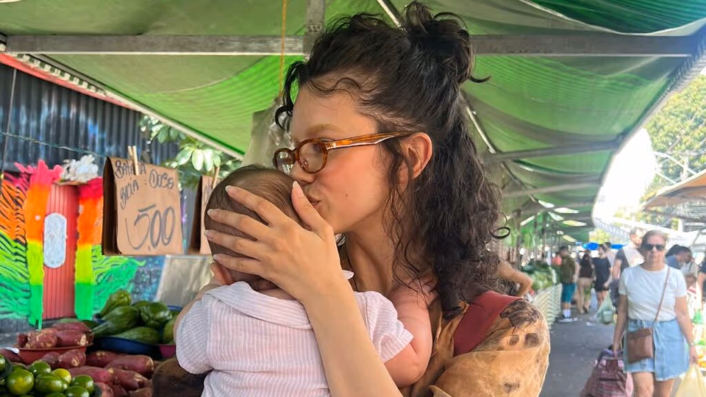 Manu Gavassi compartilha momento raro com a filha