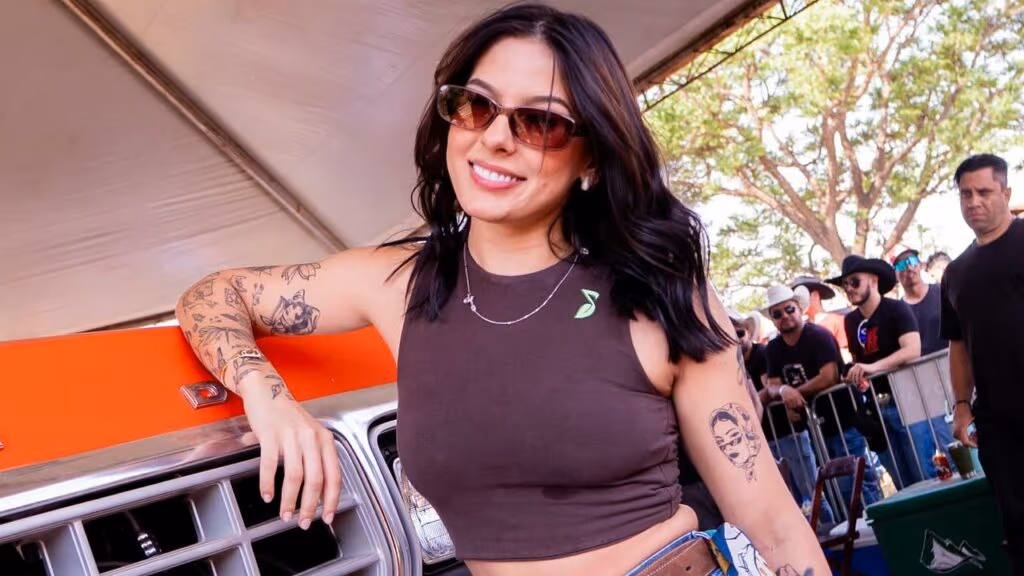 Ana Castela ganha caminhonete rara na Festa do Peão de Barretos