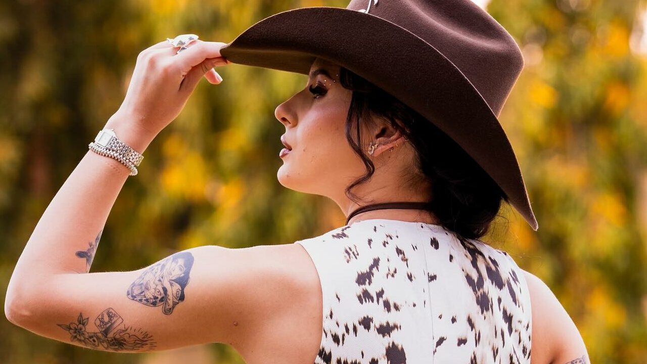 Ana Castela responde comentários sobre “seu perfil amoroso”