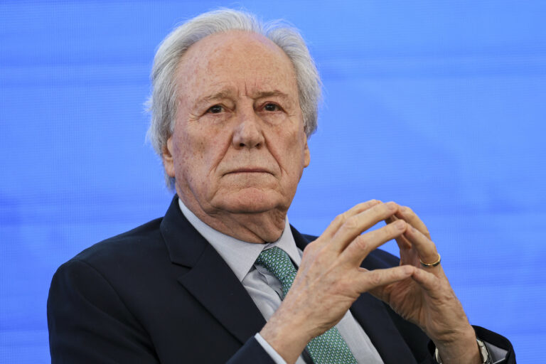 Deputado pede a Lula exoneração do ministro Ricardo Lewandowski