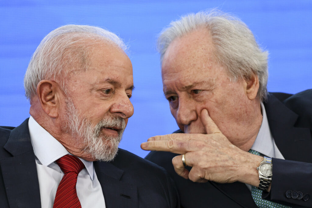 Lewandowski avisou Lula sobre consultorias, diz Gleisi
