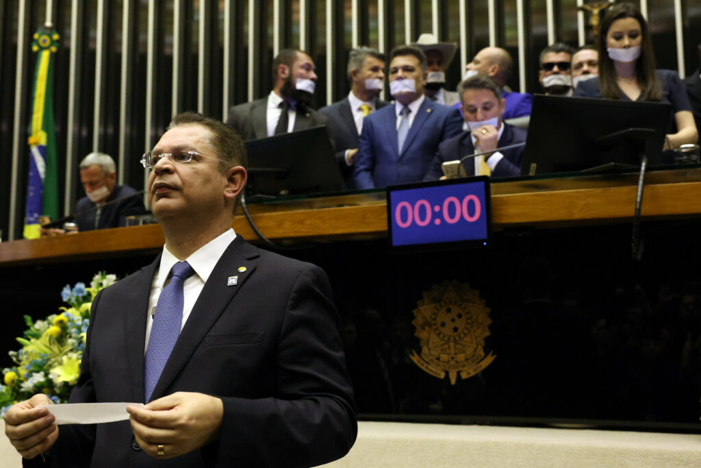 Para livrar Bolsonaro do STF, Câmara vai votar fim do foro privilegiado