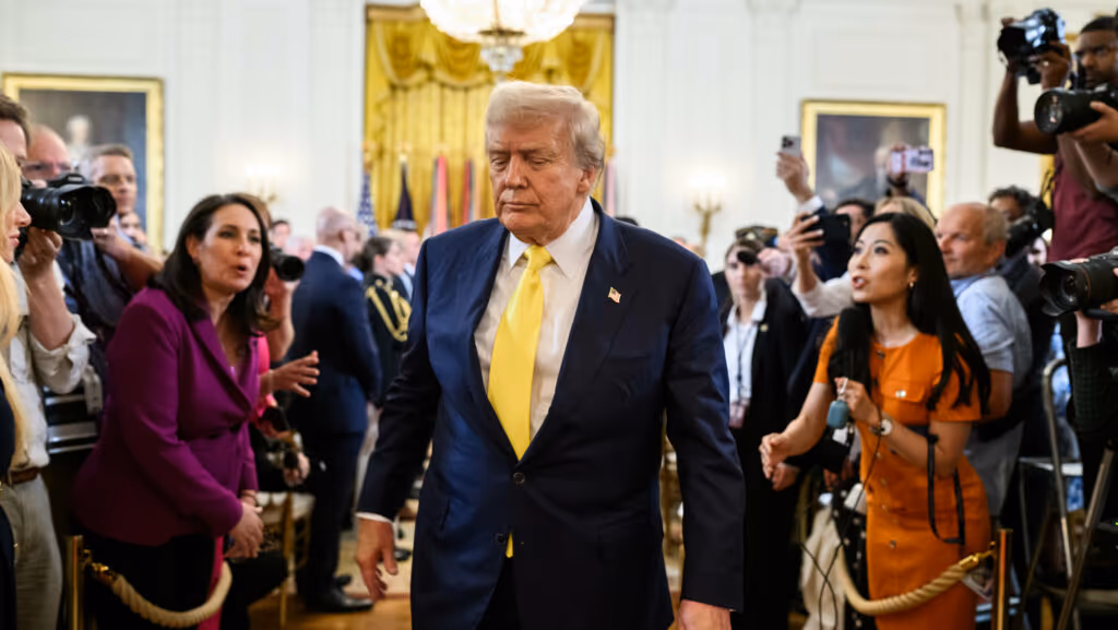 Trump fala em 10 anos de prisão para quem danificar estátua em Washington