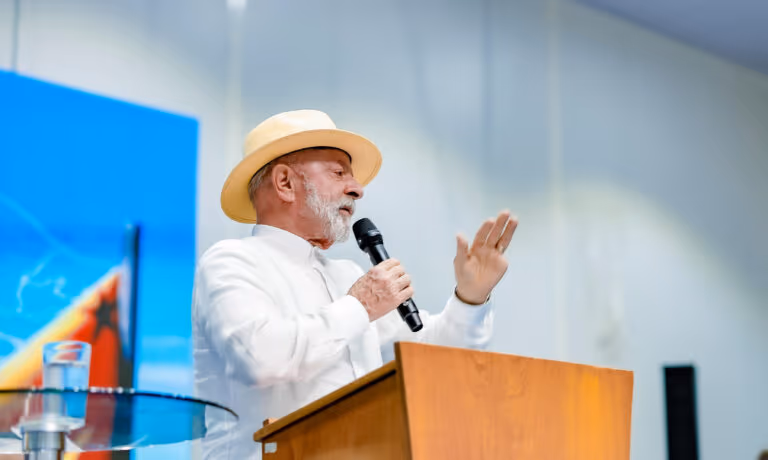Lula comete erro histórico ao afirmar que fez mais obras que Dom Pedro II no Acre