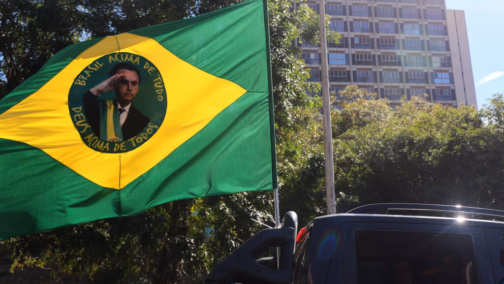 Bolsonaro mascara fraqueza de Lula