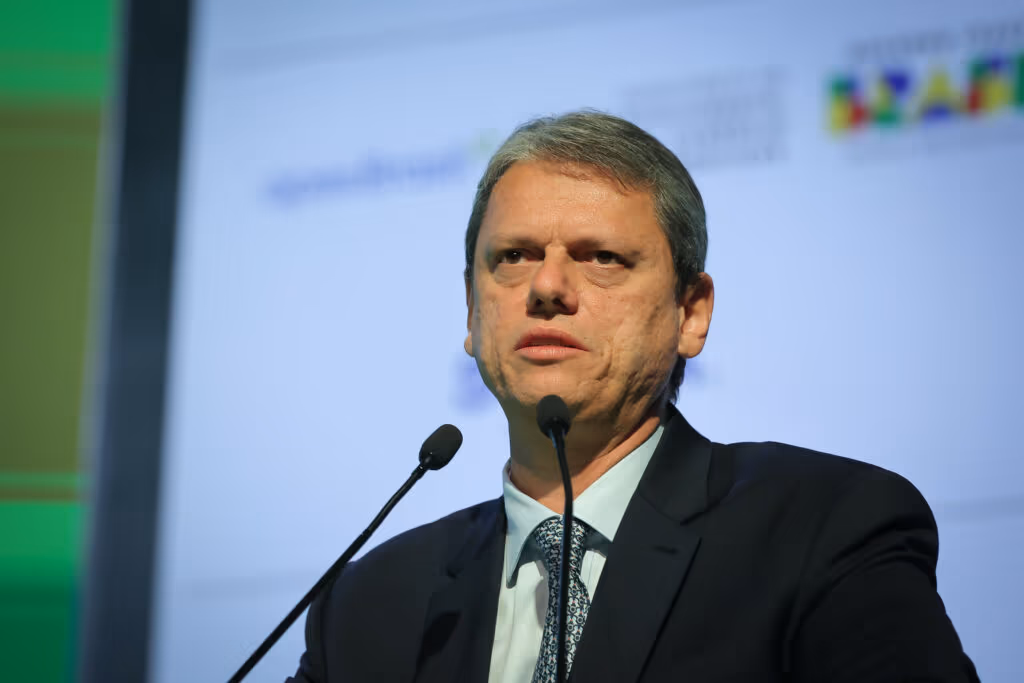 “Desconexão com a vontade das pessoas”, diz Tarcísio sobre a PEC da Blindagem