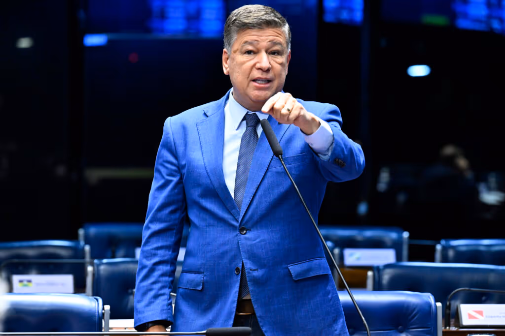 “Muito estranho”, diz Viana sobre morte de comparsa de Vorcaro na PF