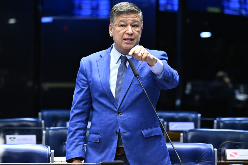 “Muito estranho”, diz Viana sobre morte de comparsa de Vorcaro na PF