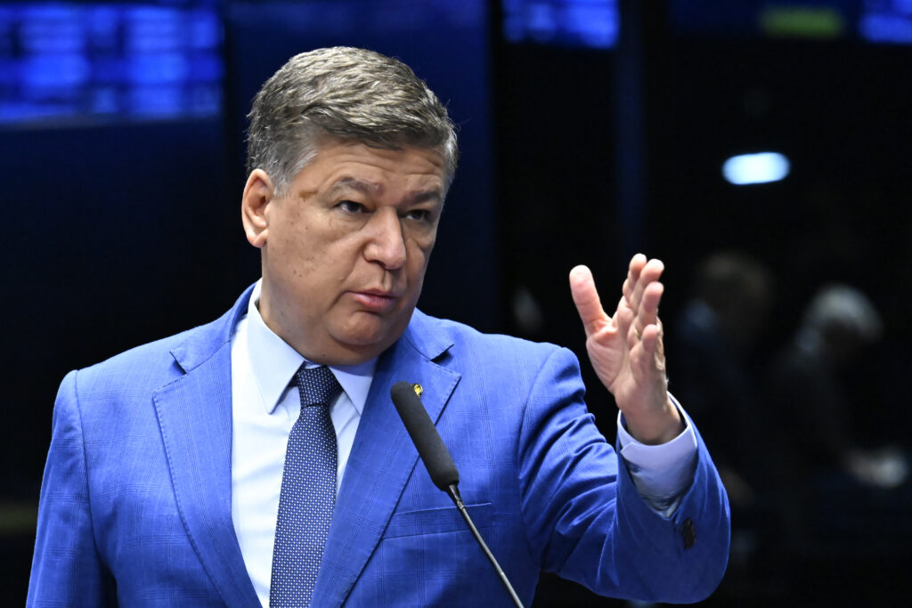 Presidente da CPMI do INSS rebate Moraes e nega vazamento de dados