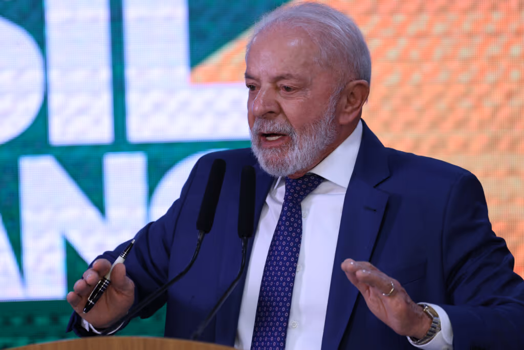Lula reage a Trump: “O Brasil não vai andar de joelho para o governo americano”