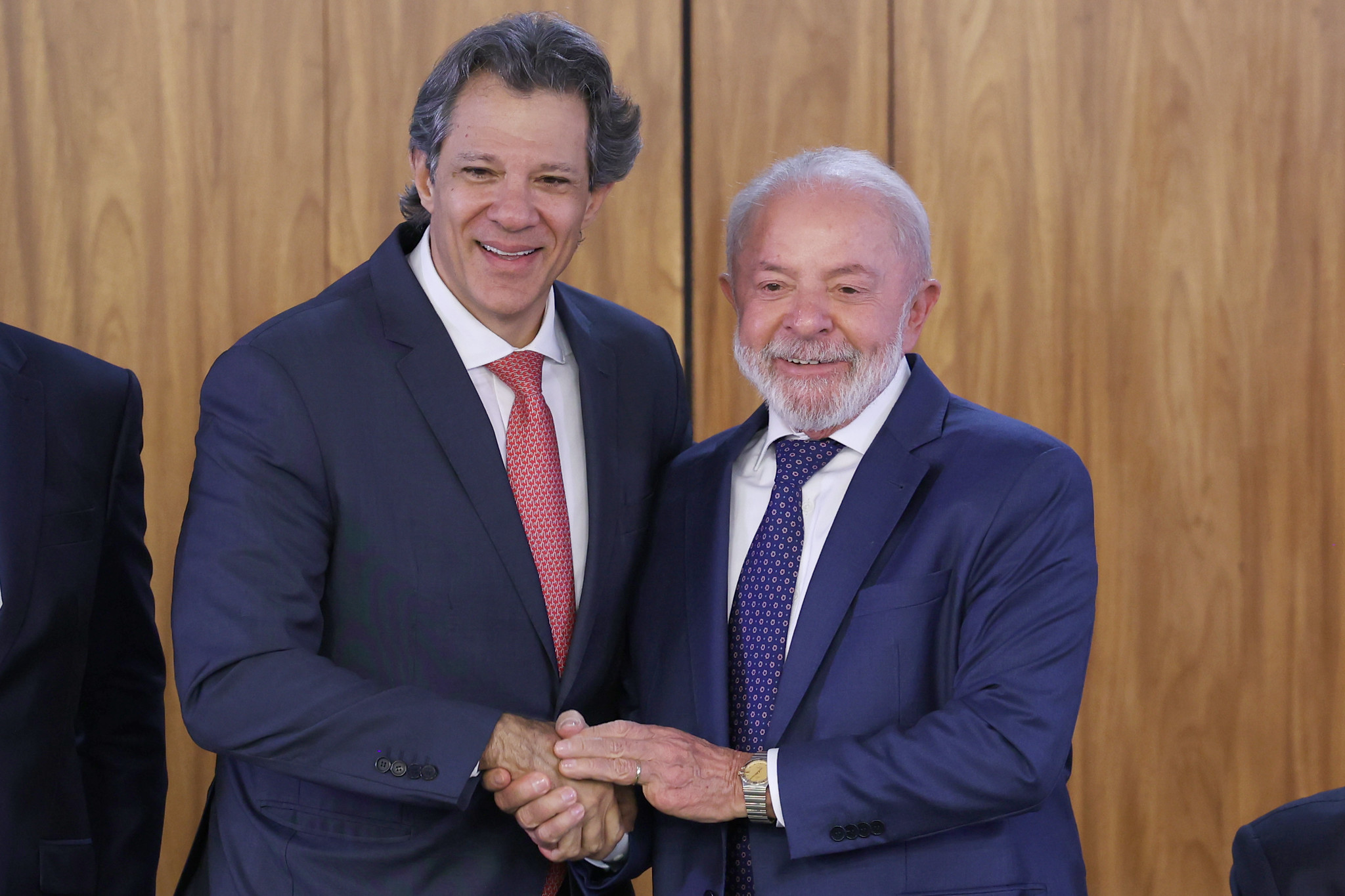 O “me engana que eu gosto” de Lula com a isenção do IR