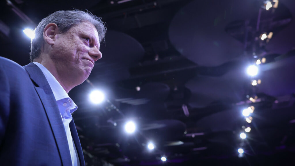 Quaest: Tarcísio é mais competitivo contra Lula do que Bolsonaro