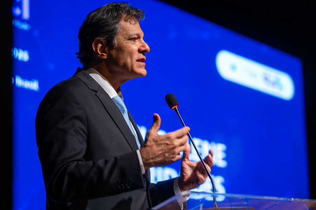 Pesquisa indica Haddad e Eduardo favoritos ao Senado em SP