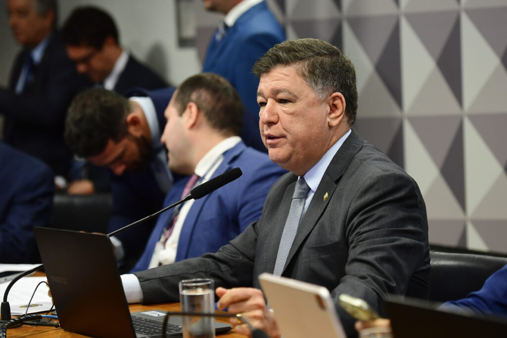 CPMI recebeu menos de 1% do material de quebra de sigilo de Vorcaro, diz Viana