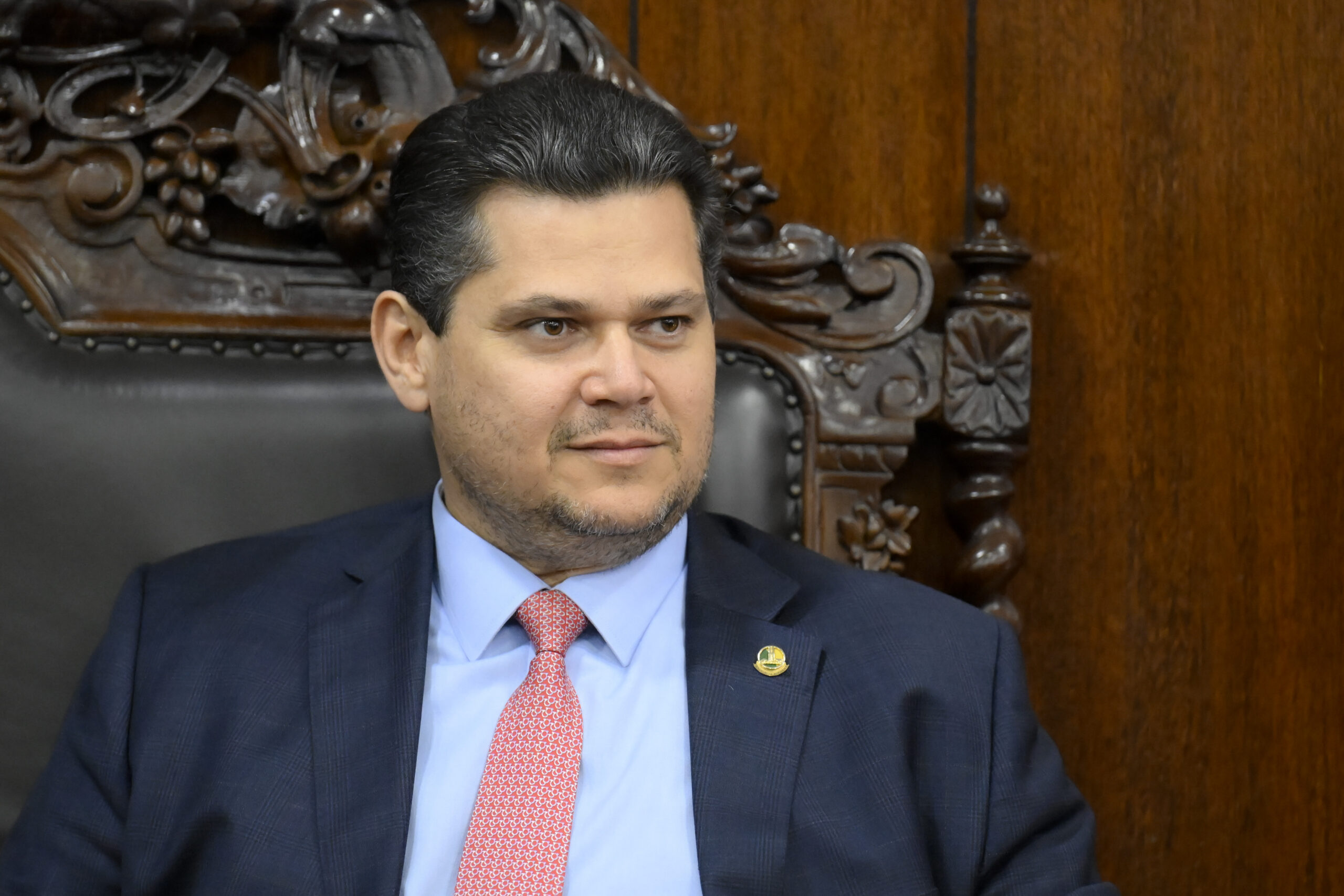 É preciso parar de criminalizar as emendas parlamentares, diz Alcolumbre
