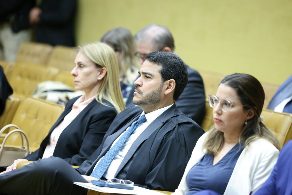 Deputado questiona contrato da AGU nos EUA e levanta suspeita de lobby