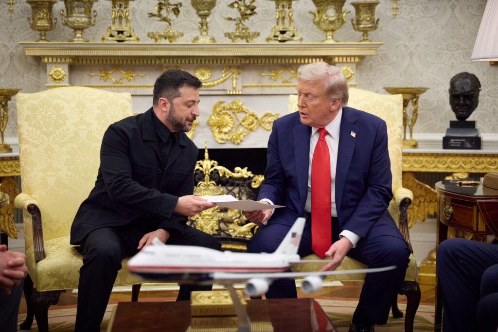Zelensky anuncia reunião com Trump