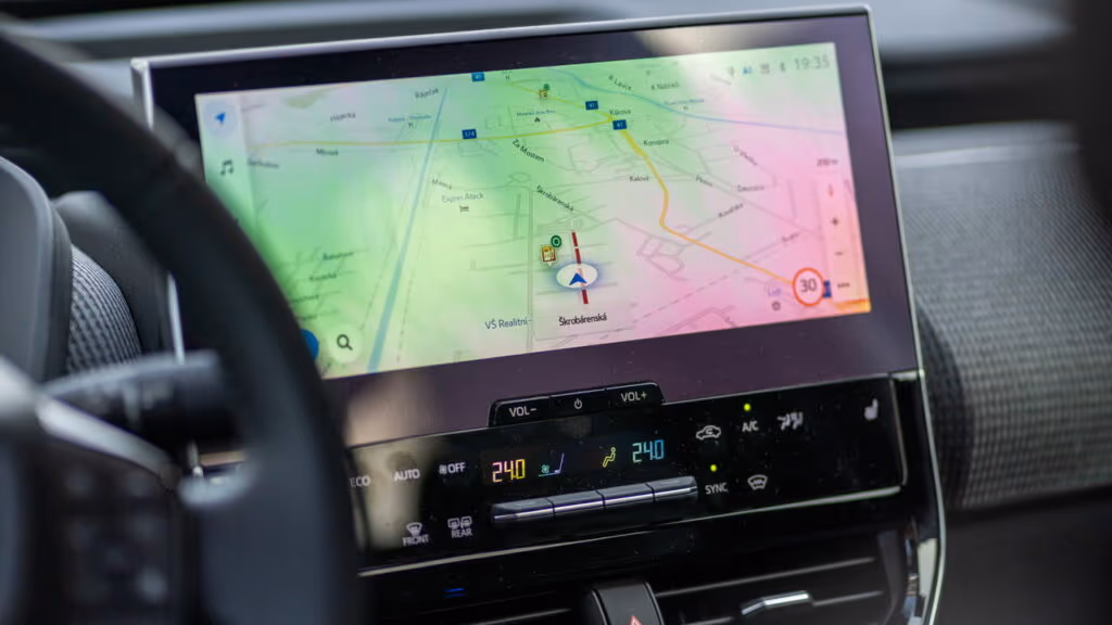 Google simplifica Android Auto para diminuir distrações no carro