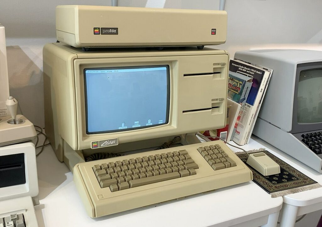 O computador que a Apple quis apagar da história - Créditos: By Timothy Colegrove - Own work, CC BY-SA 4.0, https://commons.wikimedia.org/w/index.php?curid=123322968