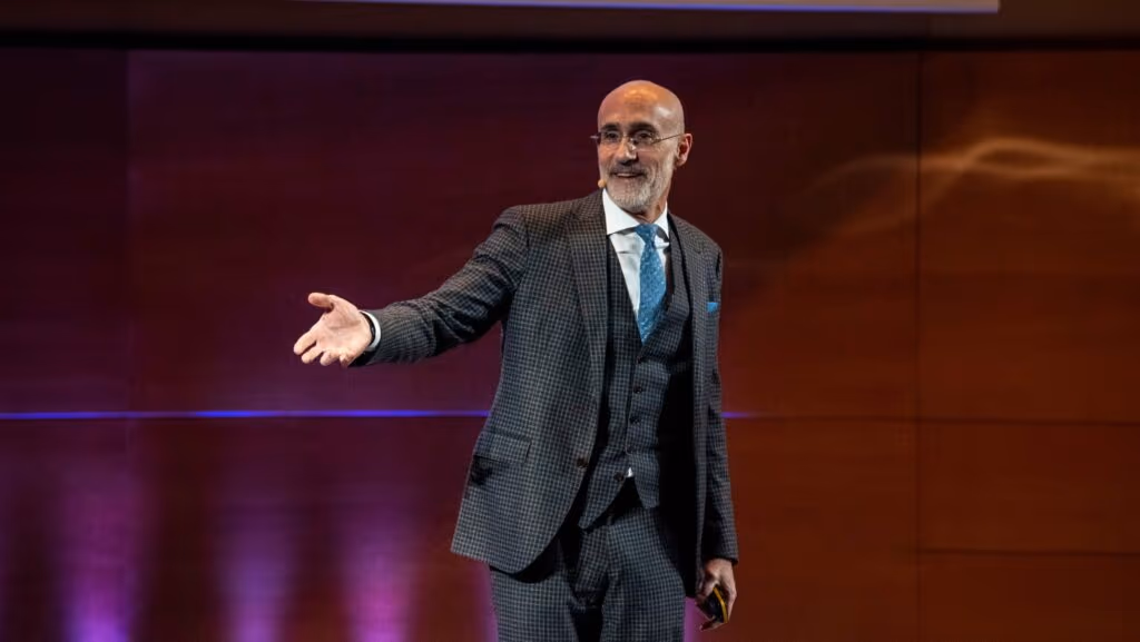 Arthur Brooks, especialista em felicidade: “Foram muitas pesquisas para aceitar que as coisas que eu quero não são as que eu preciso”