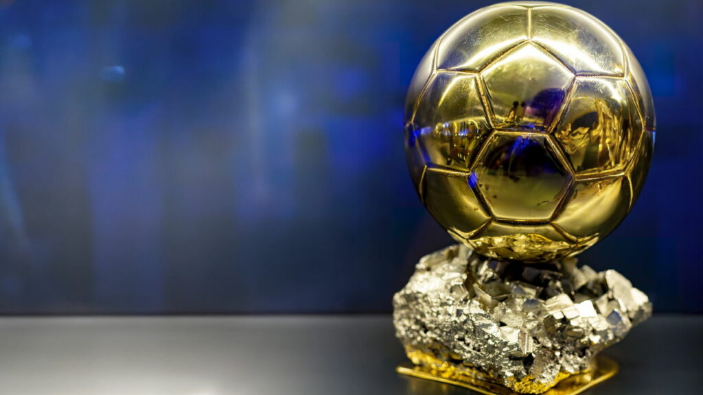 Messi e Cristiano Ronaldo ficam de fora da Bola de Ouro pela primeira vez em décadas