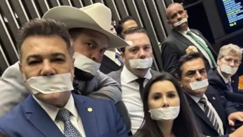 Bolsonaristas planejam ampliar obstrução para assembleias estaduais e câmaras municipais