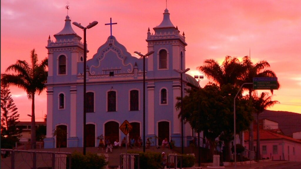 Essa cidade da Bahia esconde cavernas milenares e patrimônios esquecidos