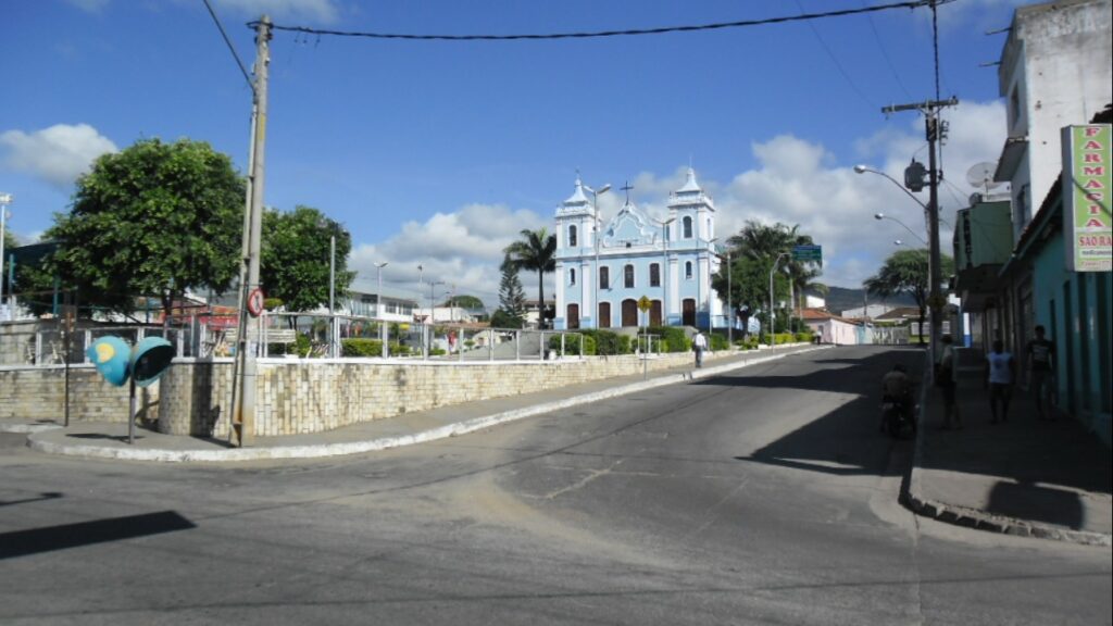 Essa cidade da Bahia esconde cavernas milenares e patrimônios esquecidos
