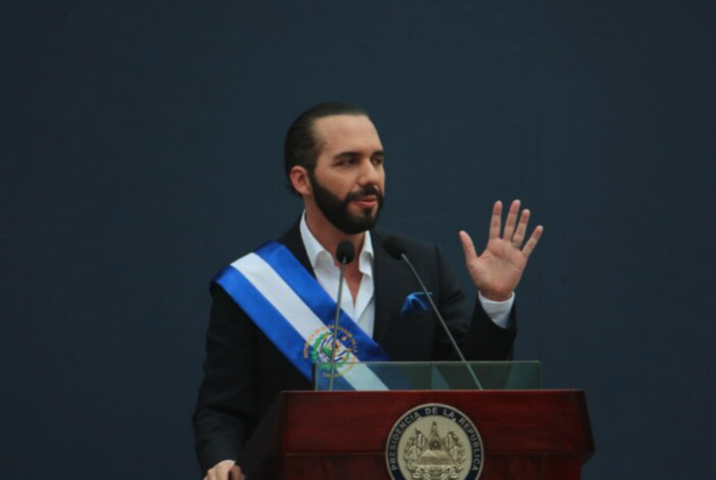 Bukele reage a críticas sobre reeleição indefinida em El Salvador