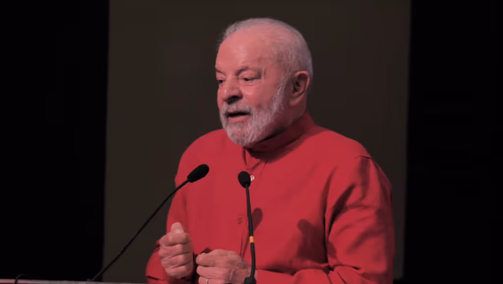 Lula fala em “limite de briga” com EUA após tarifaço de Trump