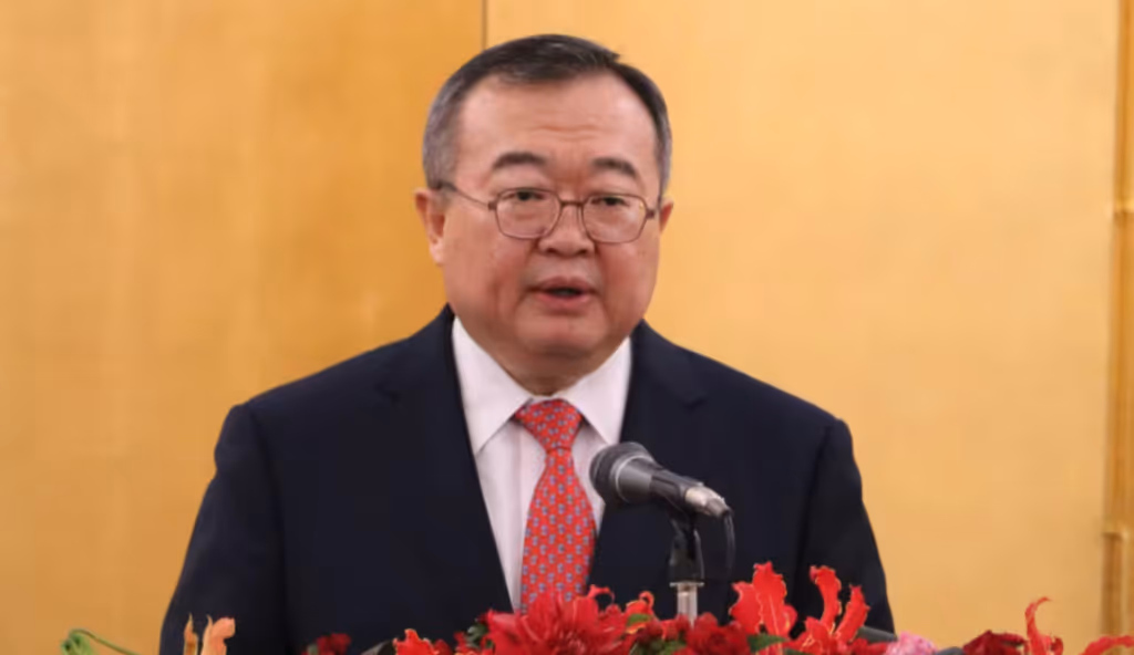 Diplomata sênior chinês é detido para interrogatório após viagem oficial