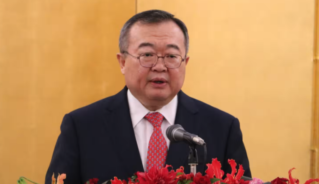 Diplomata sênior chinês é detido para interrogatório após viagem oficial