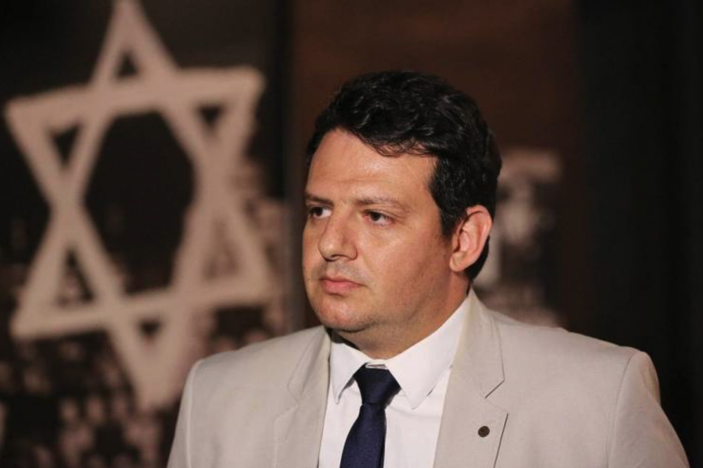 Saída do Brasil de aliança é erro, diz diretor do Museu do Holocausto