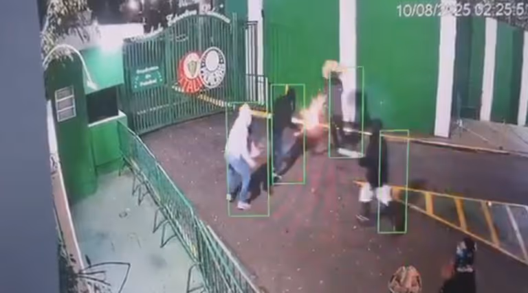 Palmeiras denuncia ataque com bombas e rojões ao CT
