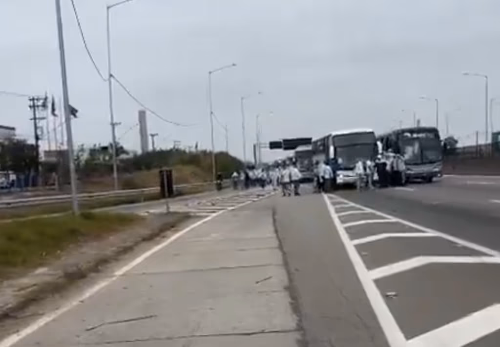 Torcedores do Palmeiras sofrem tentativa de emboscada na Dutra