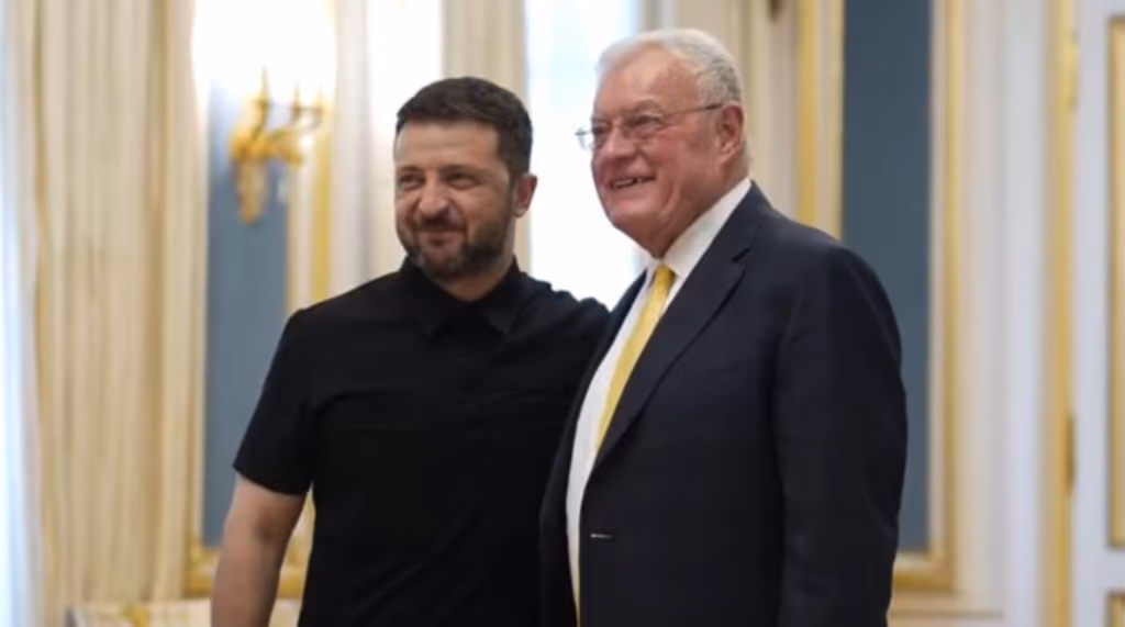 Zelensky condecora enviado de Trump no Dia da Independência