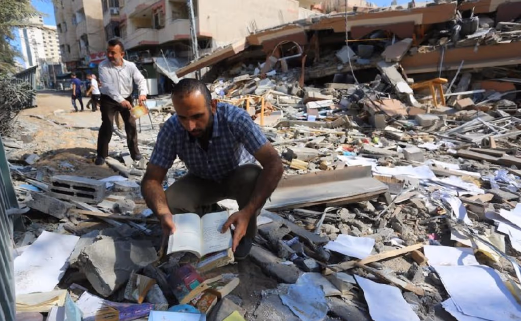 Moradores de Gaza culpam Hamas pela guerra e pedem rendição do grupo, diz jornal