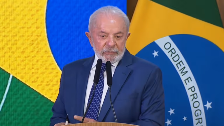 &quot;Se os EUA não querem comprar, vamos procurar outro país&quot;, diz Lula
