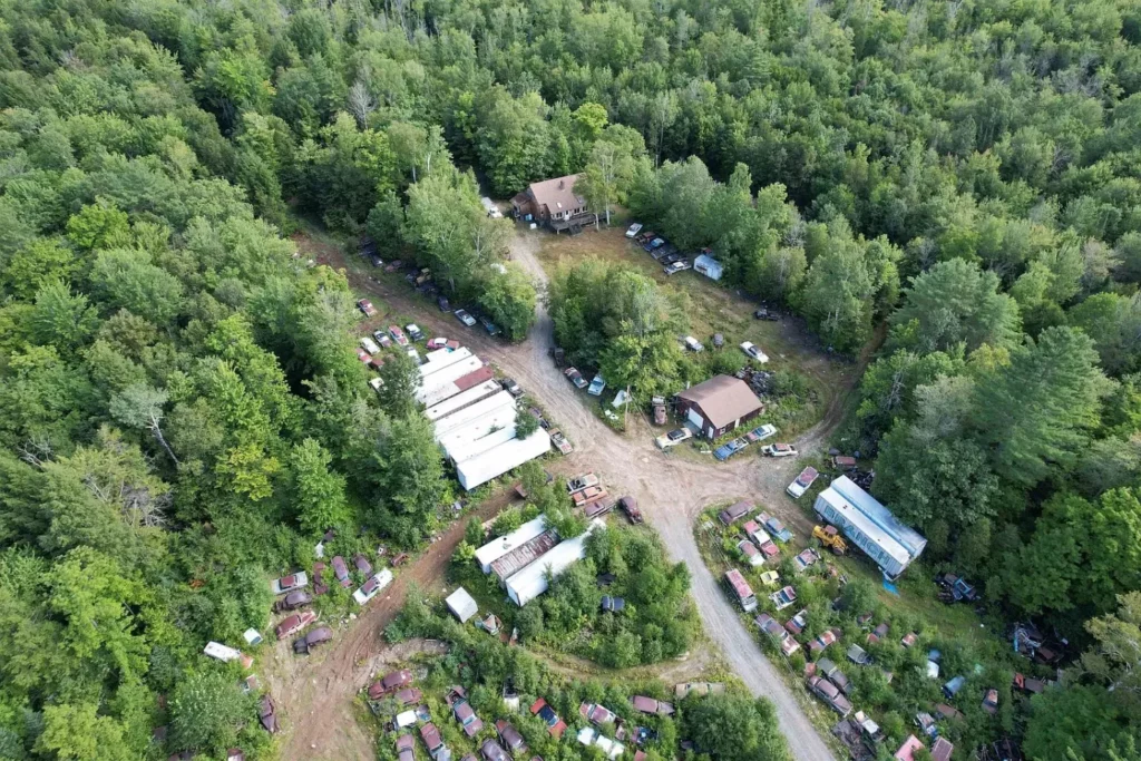 Casa com cerca de 300 carros clássicos e 18 acres é um diamante vale US $ 400 mil