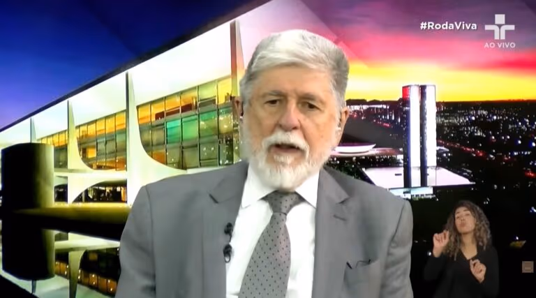 Crusoé: A desculpa de Amorim para saída da aliança do Holocausto