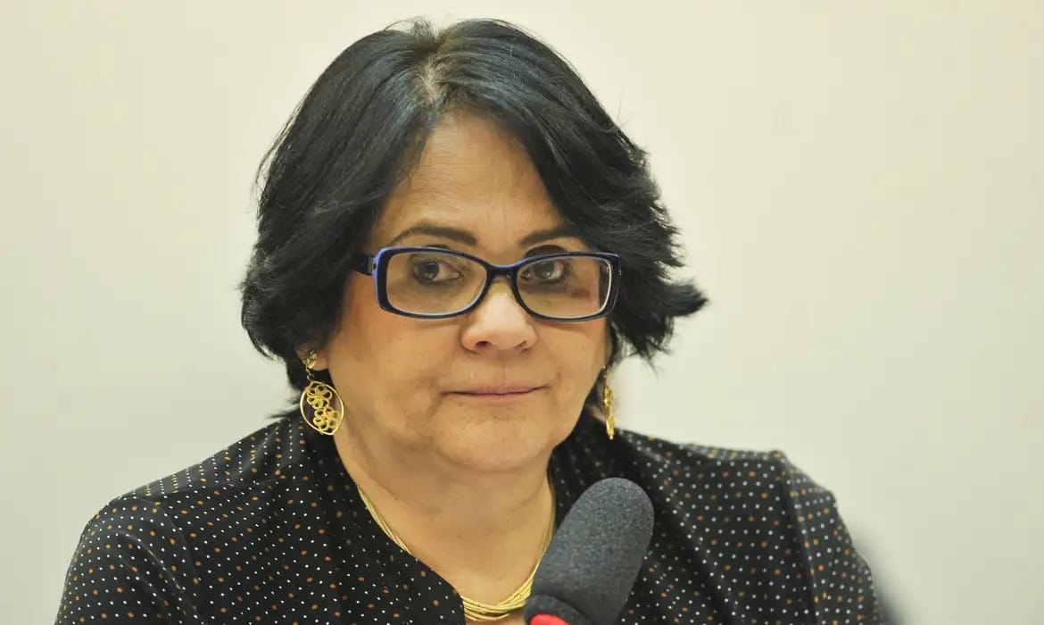 Comissão de Direitos Humanos do Senado aprova projeto de mineração em terras indígenas