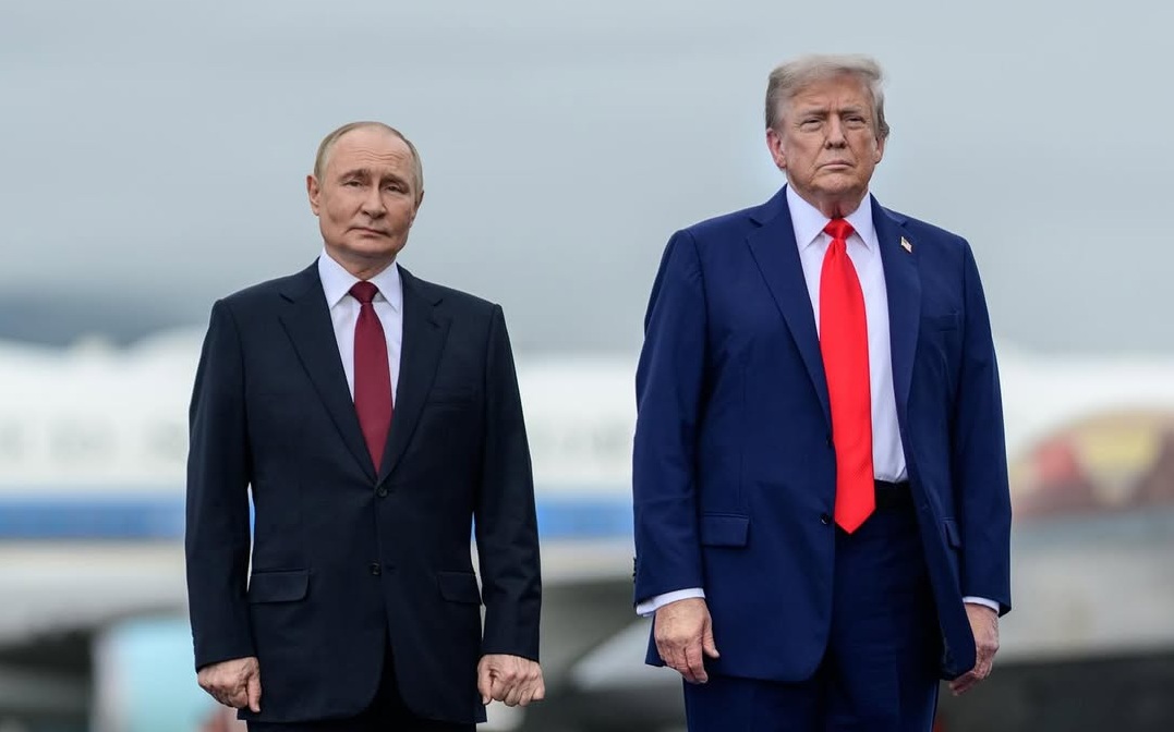 Trump conversou com Putin por telefone após encontro com Zelensky