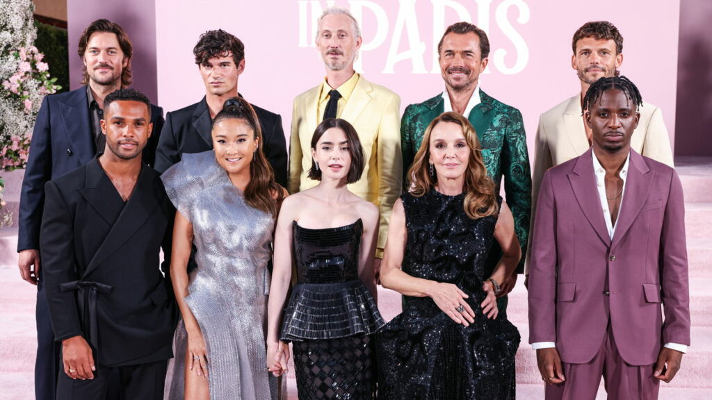 Tragédia em set de "Emily em Paris" interrompe filmagens