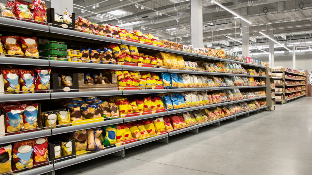 Grande rede de supermercados abre lojas e passa de 110 unidades