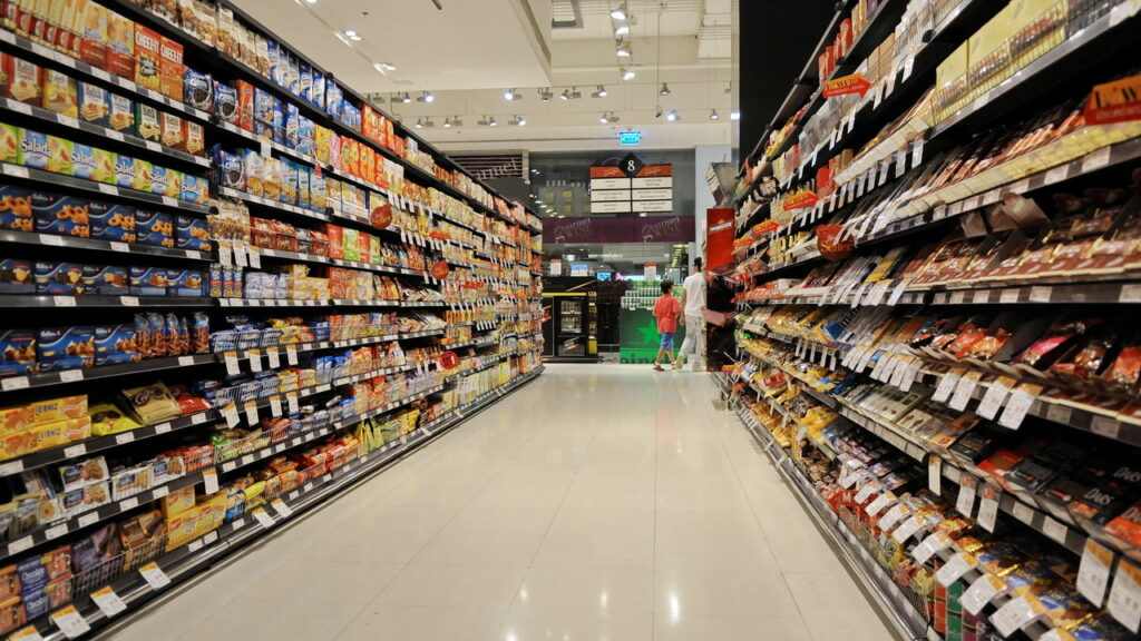 Grande rede de supermercados demite cerca de 1.000 funcionários