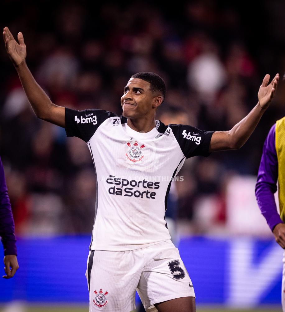 Corinthians vence o Furação na baixada e larga na frente nas 4° da Copa do Brasil