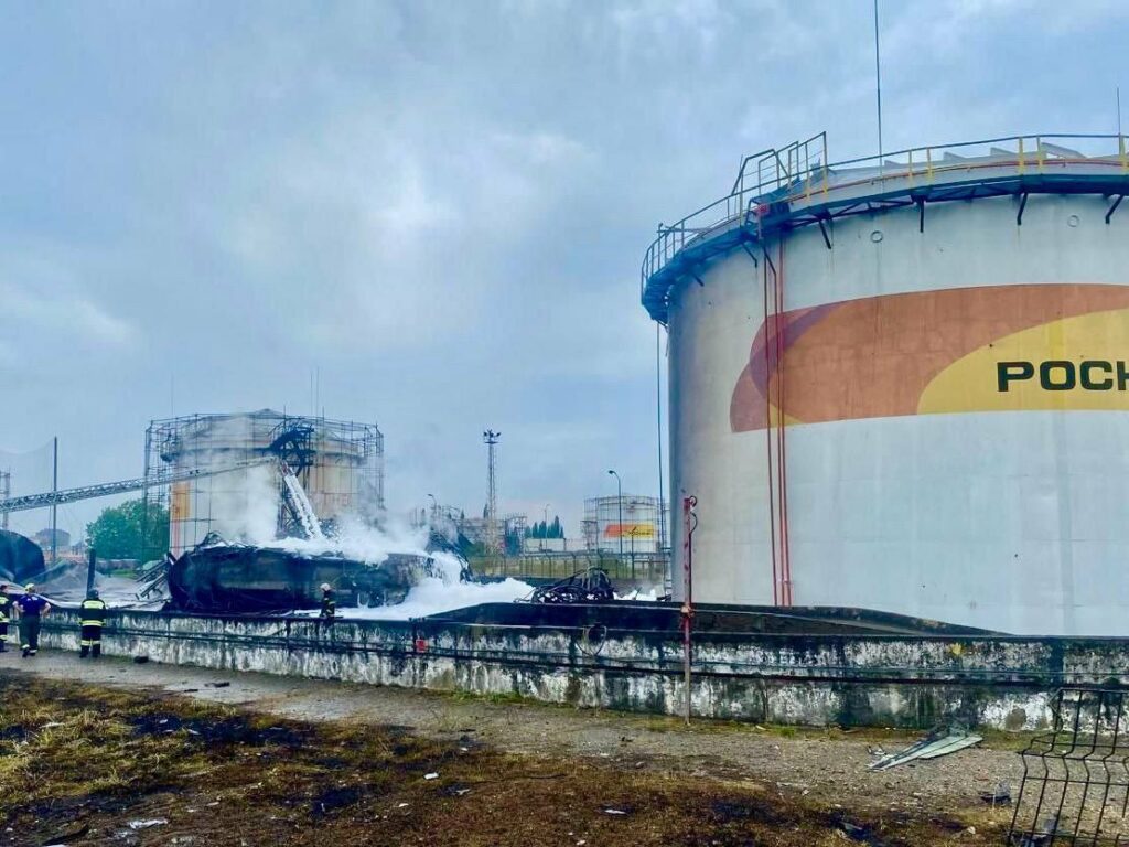 Ucrânia bombardeia depósito de petróleo russo em Sochi