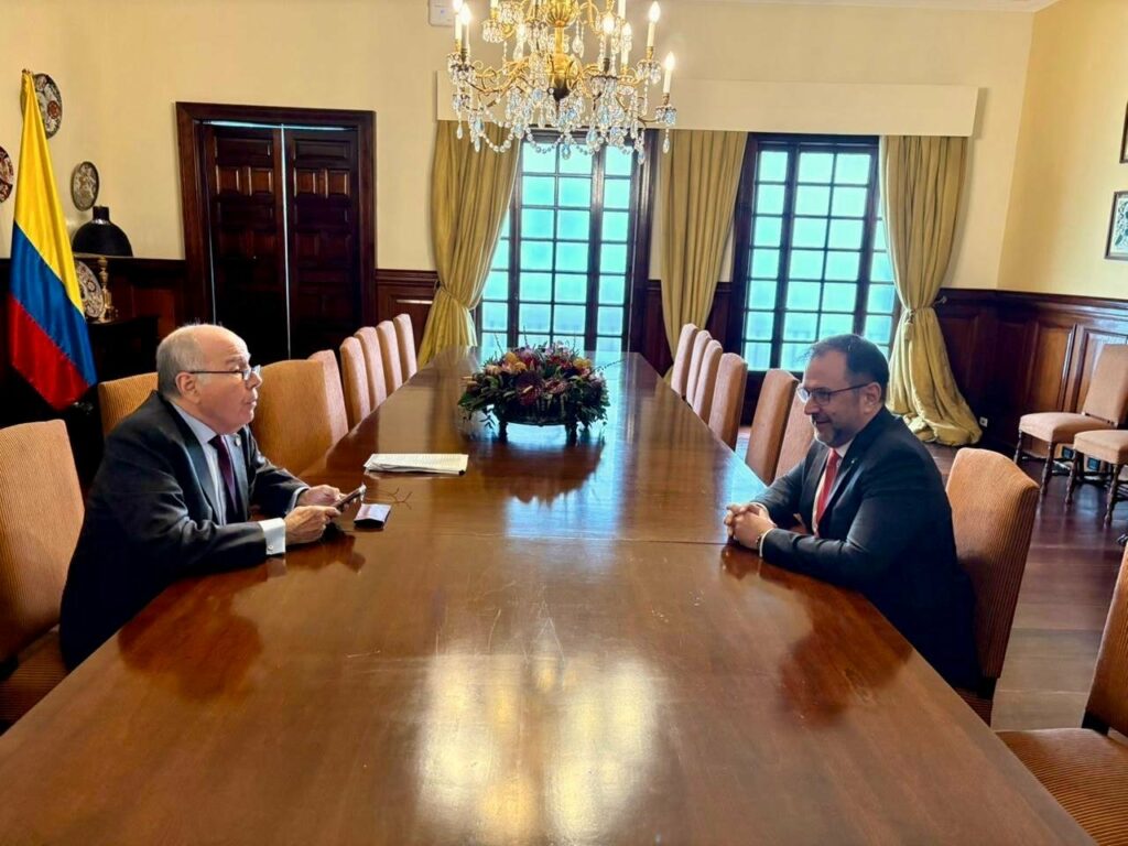 Mauro Vieira discute ‘tarifaço’ e “segurança regional” com chanceler venezuelano