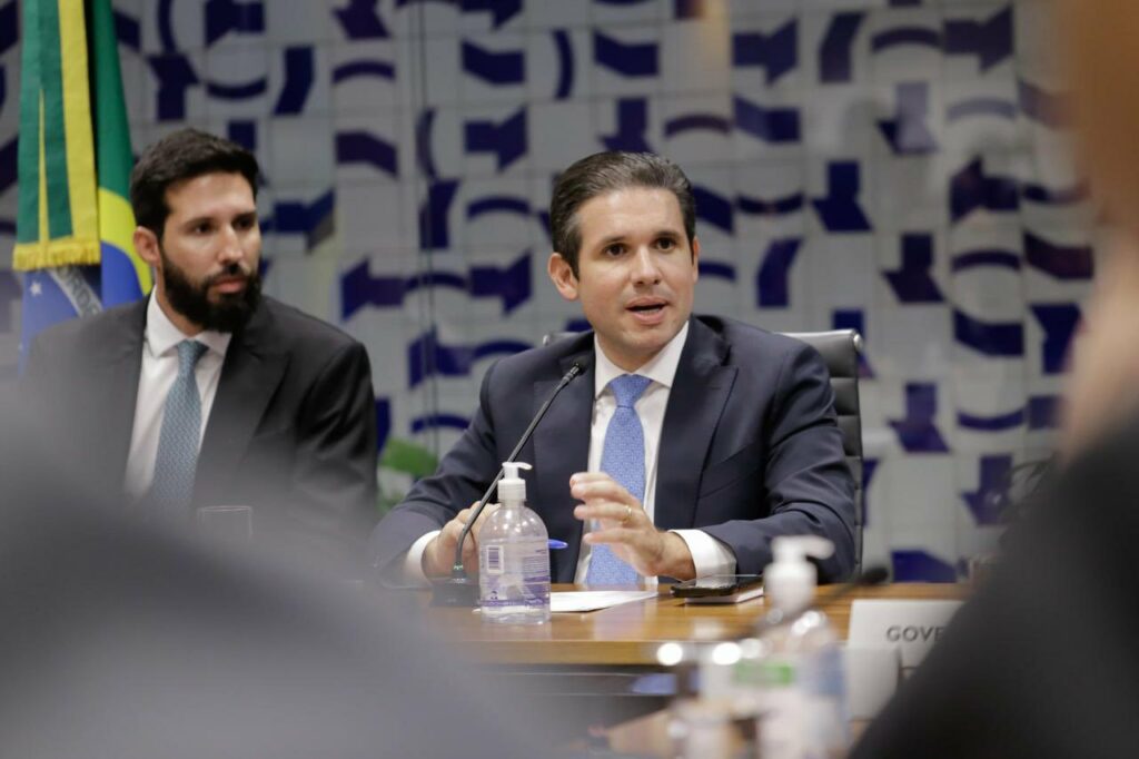 Crusoé: Hugo Motta promete reforma da máquina pública