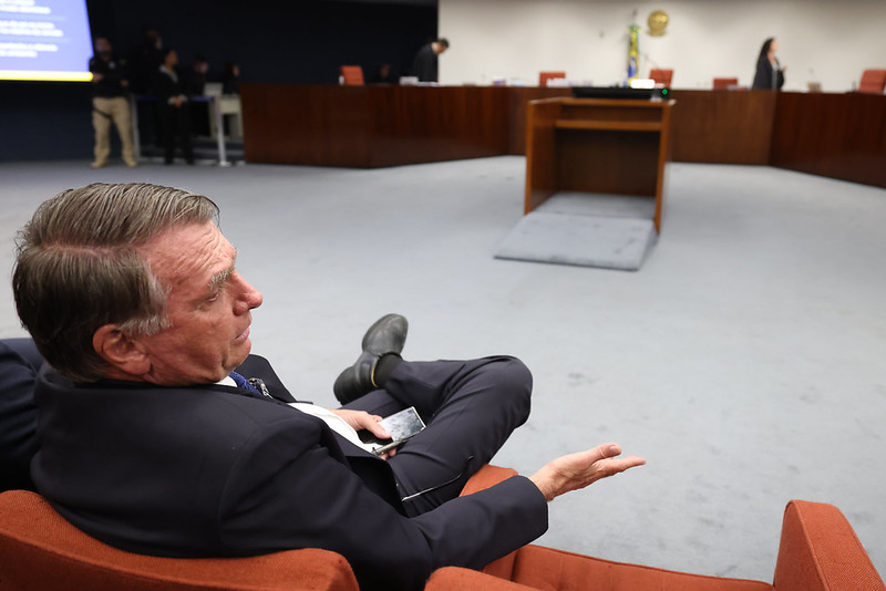 “Erro grave esse despacho de trânsito em julgado”, diz defesa de Bolsonaro
